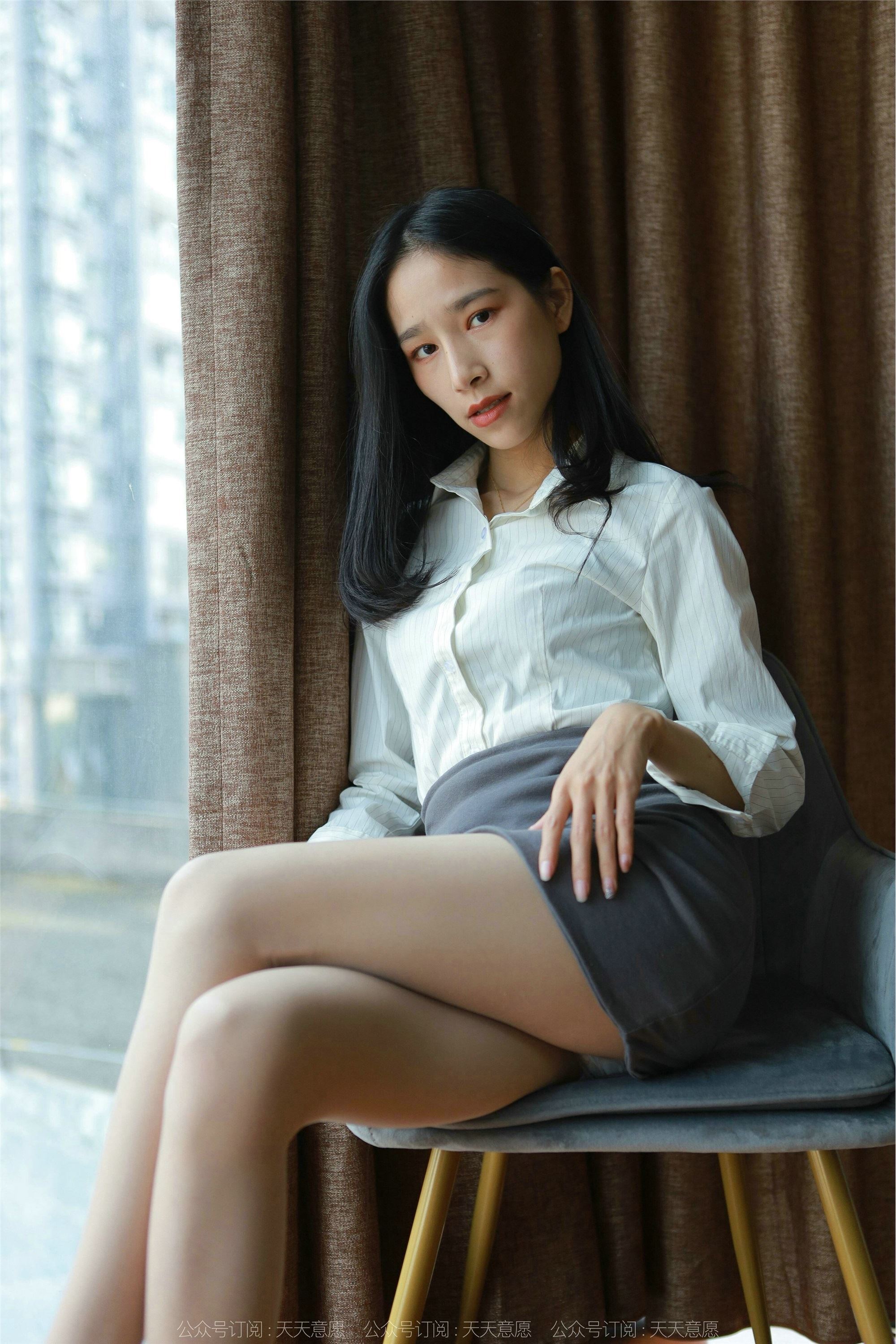 IESS异思趣向  2022.02.14 丝享家1004：美子《地板上的尤物》